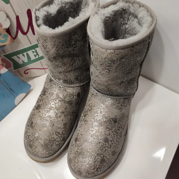 Rare Vintage Y2K UGG Australia Mid Calf Signature Monogram Suede Boots, 9 - Picture 6 of 16